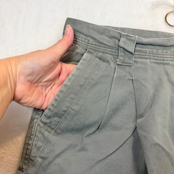 Tip Top Tailors Shorts Mens Size 36 Army Green Pleated Front Golf Casual Vacatio - Picture 3 of 10